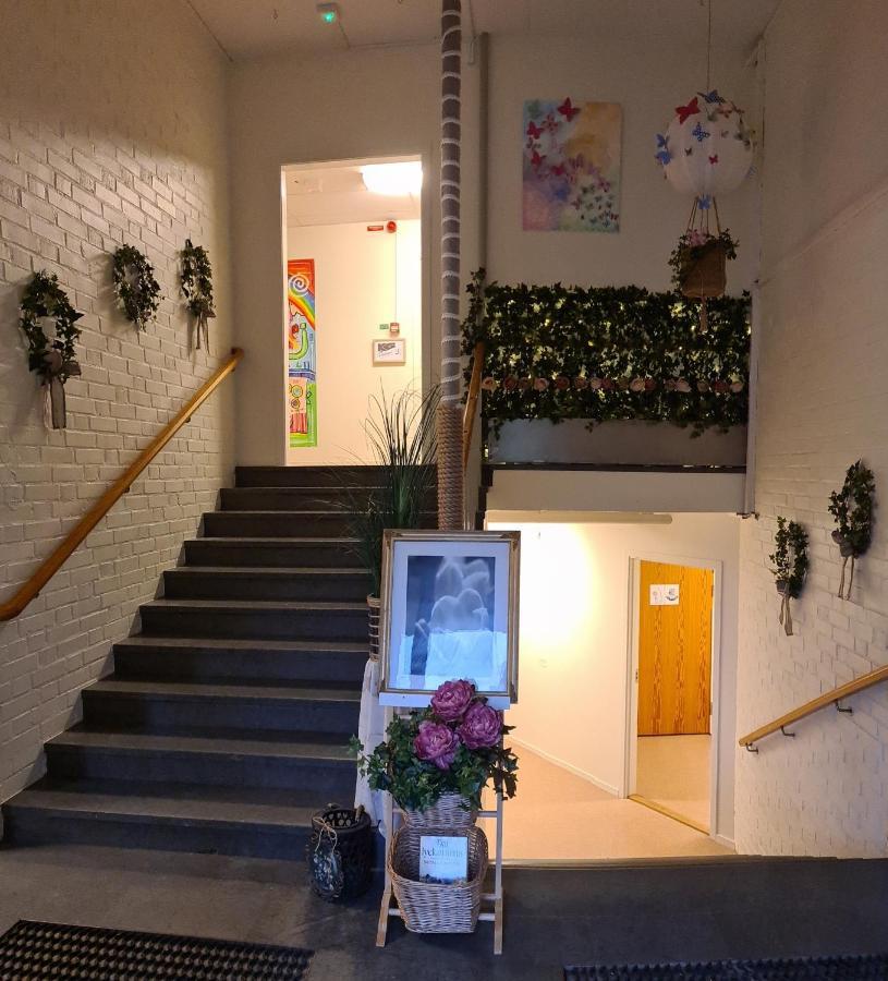 Kg Sleepover & Staellplats Karl Gustav エクステリア 写真